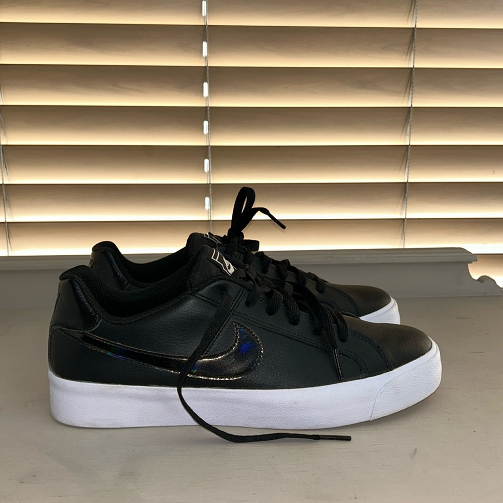 Size 11 Women’s Nike